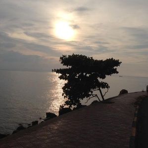 Meet your Posher, Sareth